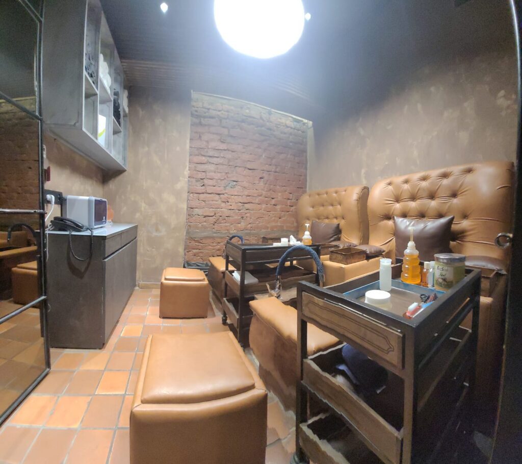 best salon in ahmedabad